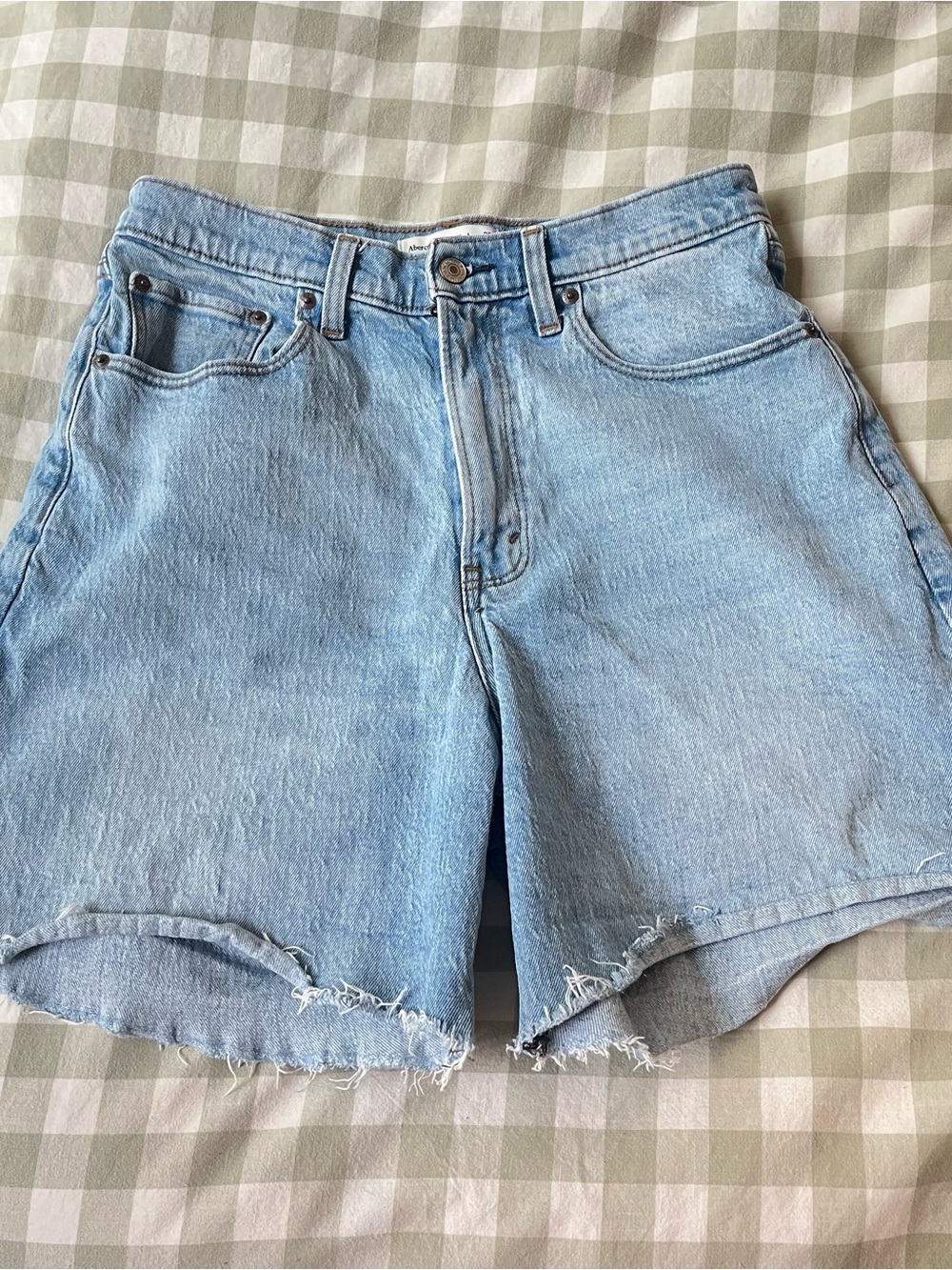 Abercrombie & Fitch Light Wash 7" High Rise Dad Short Curve Love
